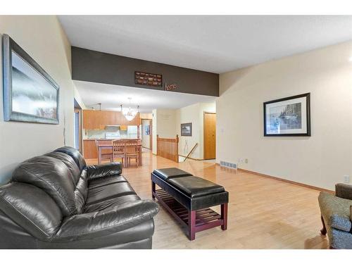 5402 47 Street, Lacombe, AB - Indoor Photo Showing Living Room