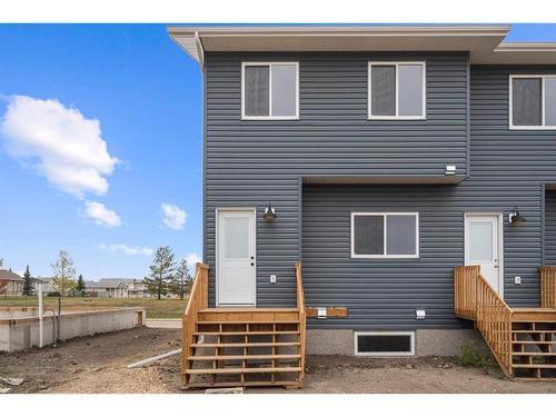 7309B 44B Avenue, Camrose, AB - Outdoor