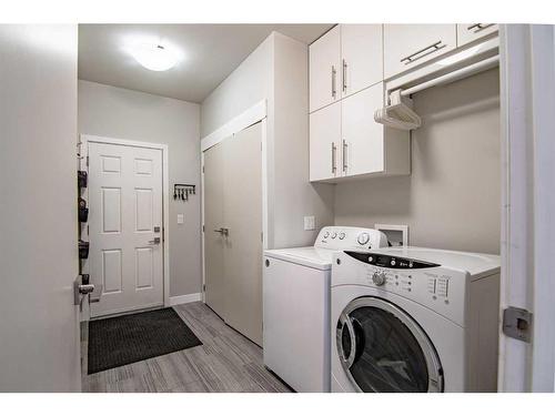 25-420069 Range Road 284, Rural Ponoka County, AB - Indoor Photo Showing Laundry Room