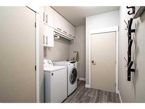 25-420069 Range Road 284, Rural Ponoka County, AB - Indoor Photo Showing Laundry Room