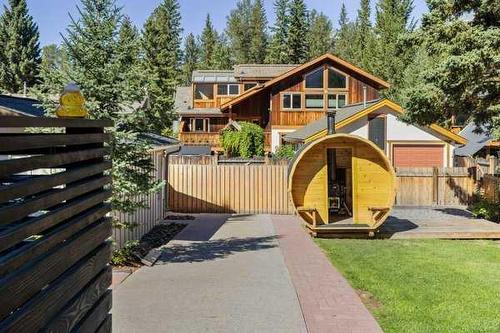 1010 14 Street, Canmore, AB - Outdoor