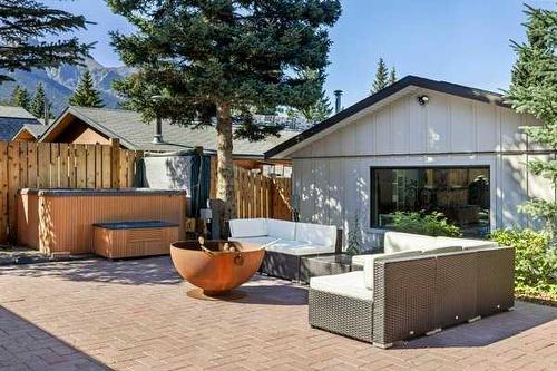 1010 14 Street, Canmore, AB - Outdoor