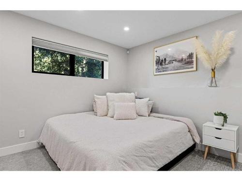 1010 14 Street, Canmore, AB - Indoor Photo Showing Bedroom