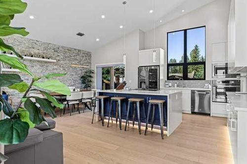 1010 14 Street, Canmore, AB - Indoor Photo Showing Kitchen With Upgraded Kitchen