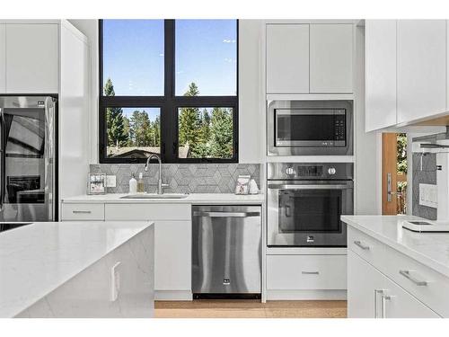 1010 14 Street, Canmore, AB - Indoor Photo Showing Kitchen