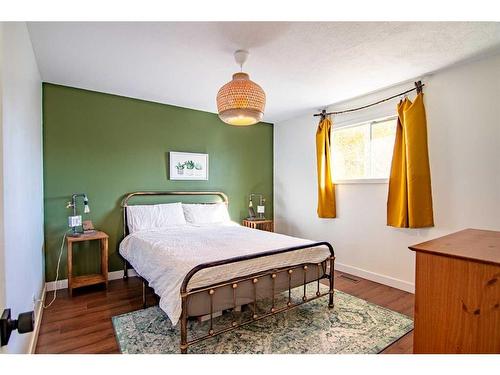 4319 55 Avenue, Olds, AB - Indoor Photo Showing Bedroom