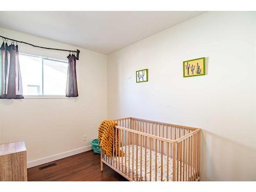 4319 55 Avenue, Olds, AB - Indoor Photo Showing Bedroom