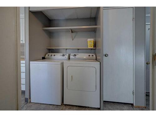 38318 Range Road 224, Delburne, AB - Indoor Photo Showing Laundry Room