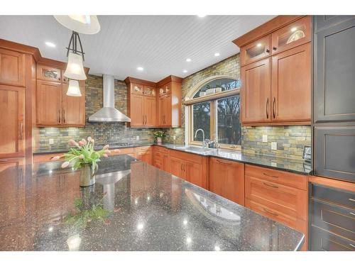 85-37411 Waskasoo Avenue, Rural Red Deer County, AB - Indoor Photo Showing Kitchen