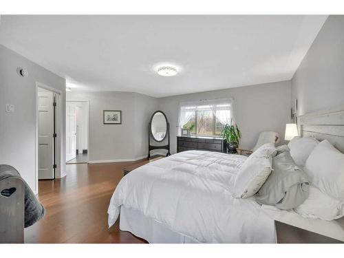 85-37411 Waskasoo Avenue, Rural Red Deer County, AB - Indoor Photo Showing Bedroom