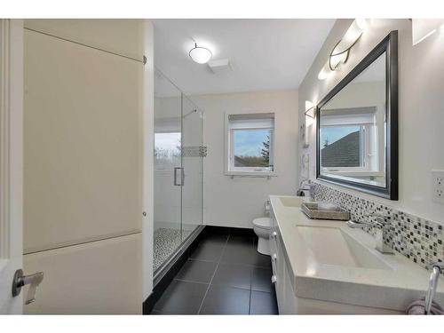 85-37411 Waskasoo Avenue, Rural Red Deer County, AB - Indoor Photo Showing Bathroom