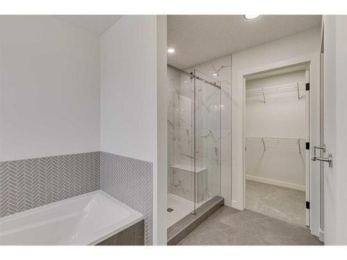 55 Dawson Wharf Mount, Chestermere, AB - Indoor Photo Showing Bathroom