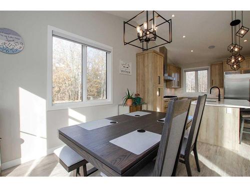 110-25173 Township Road 364, Rural Red Deer County, AB - Indoor Photo Showing Dining Room