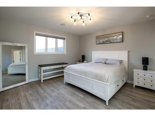 110-25173 Township Road 364, Rural Red Deer County, AB - Indoor Photo Showing Bedroom