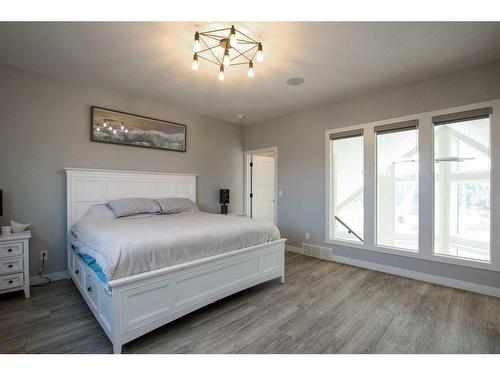 110-25173 Township Road 364, Rural Red Deer County, AB - Indoor Photo Showing Bedroom