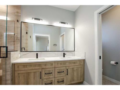 110-25173 Township Road 364, Rural Red Deer County, AB - Indoor Photo Showing Bathroom