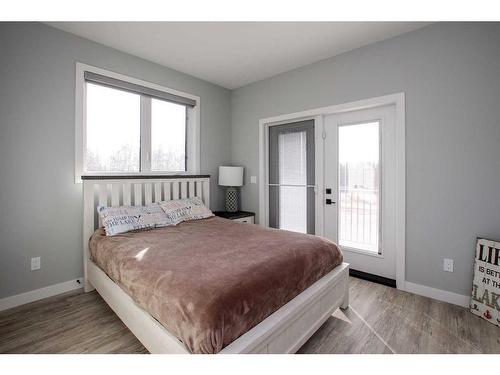 110-25173 Township Road 364, Rural Red Deer County, AB - Indoor Photo Showing Bedroom