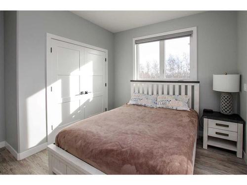 110-25173 Township Road 364, Rural Red Deer County, AB - Indoor Photo Showing Bedroom