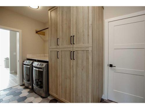 110-25173 Township Road 364, Rural Red Deer County, AB - Indoor Photo Showing Laundry Room