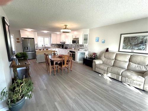 5611 46 Avenue West, Forestburg, AB - Indoor