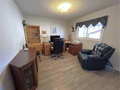 5611 46 Avenue West, Forestburg, AB - Indoor Photo Showing Office