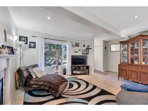 23 Edis Close, Red Deer, AB - Indoor Photo Showing Living Room