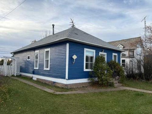 4919 49 Street, Hardisty, AB - Outdoor