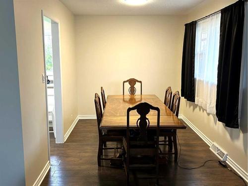 5116 49 Avenue, Forestburg, AB - Indoor Photo Showing Dining Room