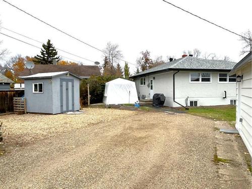 5116 49 Avenue, Forestburg, AB - Outdoor With Exterior