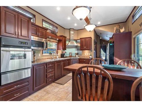 73A-10046 Township Road 422, Rural Ponoka County, AB - Indoor Photo Showing Kitchen With Double Sink