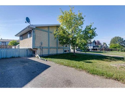 3811 52 Avenue, Ponoka, AB - Outdoor