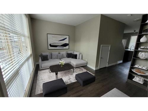 903-125 Caribou Crescent, Red Deer, AB - Indoor Photo Showing Living Room