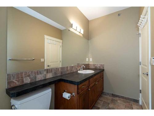 407-4707 50 Street, Sylvan Lake, AB - Indoor Photo Showing Bathroom