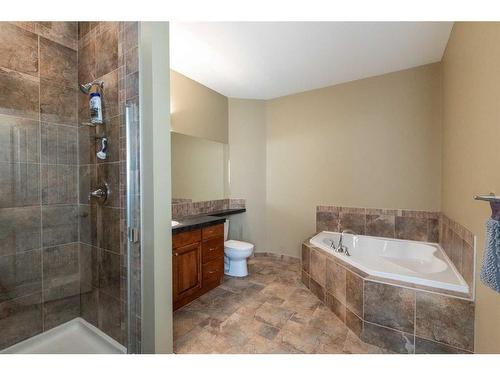 407-4707 50 Street, Sylvan Lake, AB - Indoor Photo Showing Bathroom