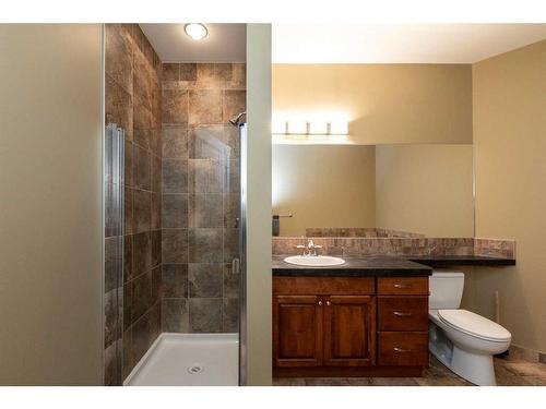 407-4707 50 Street, Sylvan Lake, AB - Indoor Photo Showing Bathroom