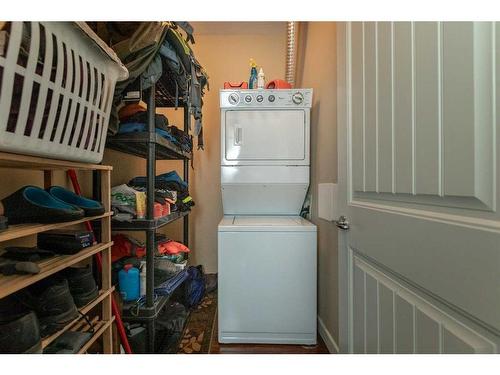 407-4707 50 Street, Sylvan Lake, AB - Indoor Photo Showing Laundry Room