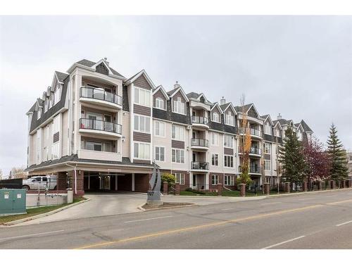 407-4707 50 Street, Sylvan Lake, AB - Outdoor With Facade