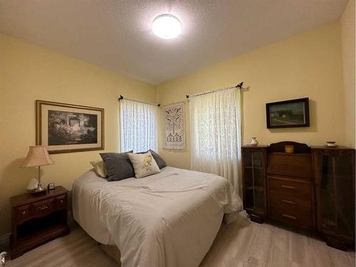 13010 Township Road 434, Rural Ponoka County, AB - Indoor Photo Showing Bedroom