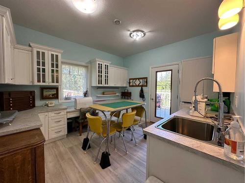 13010 Township Road 434, Rural Ponoka County, AB - Indoor Photo Showing Kitchen