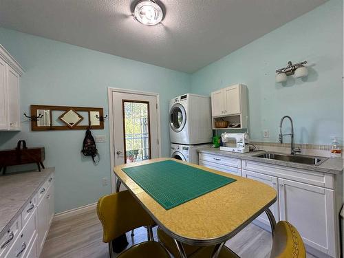 13010 Township Road 434, Rural Ponoka County, AB - Indoor Photo Showing Kitchen