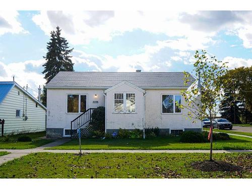 5139 52 Avenue, Viking, AB - Outdoor