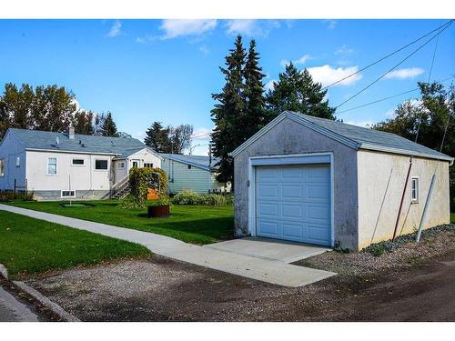 5139 52 Avenue, Viking, AB - Outdoor