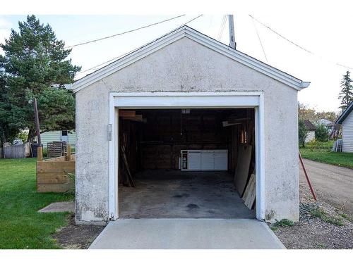 5139 52 Avenue, Viking, AB - Outdoor