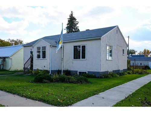 5139 52 Avenue, Viking, AB - Outdoor