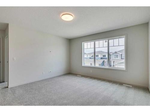 1466 Bayview Point Sw, Airdrie, AB - Indoor Photo Showing Other Room