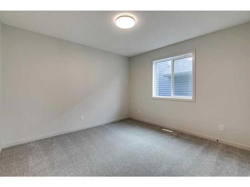 1466 Bayview Point Sw, Airdrie, AB - Indoor Photo Showing Other Room