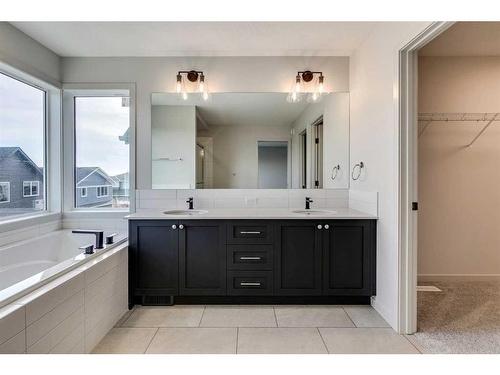 1466 Bayview Point Sw, Airdrie, AB - Indoor Photo Showing Bathroom