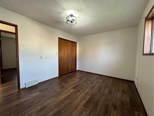 3913 45A Street, Ponoka, AB - Indoor Photo Showing Other Room