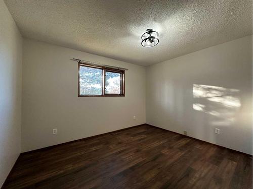 3913 45A Street, Ponoka, AB - Indoor Photo Showing Other Room