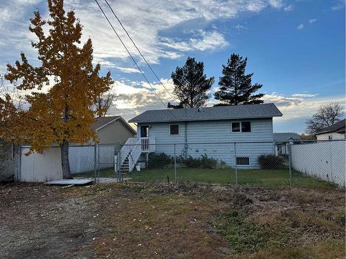 3913 45A Street, Ponoka, AB - Outdoor